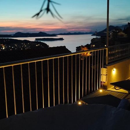 Kate'S Studio With An Amazing View Apartment Дубровник Екстериор снимка